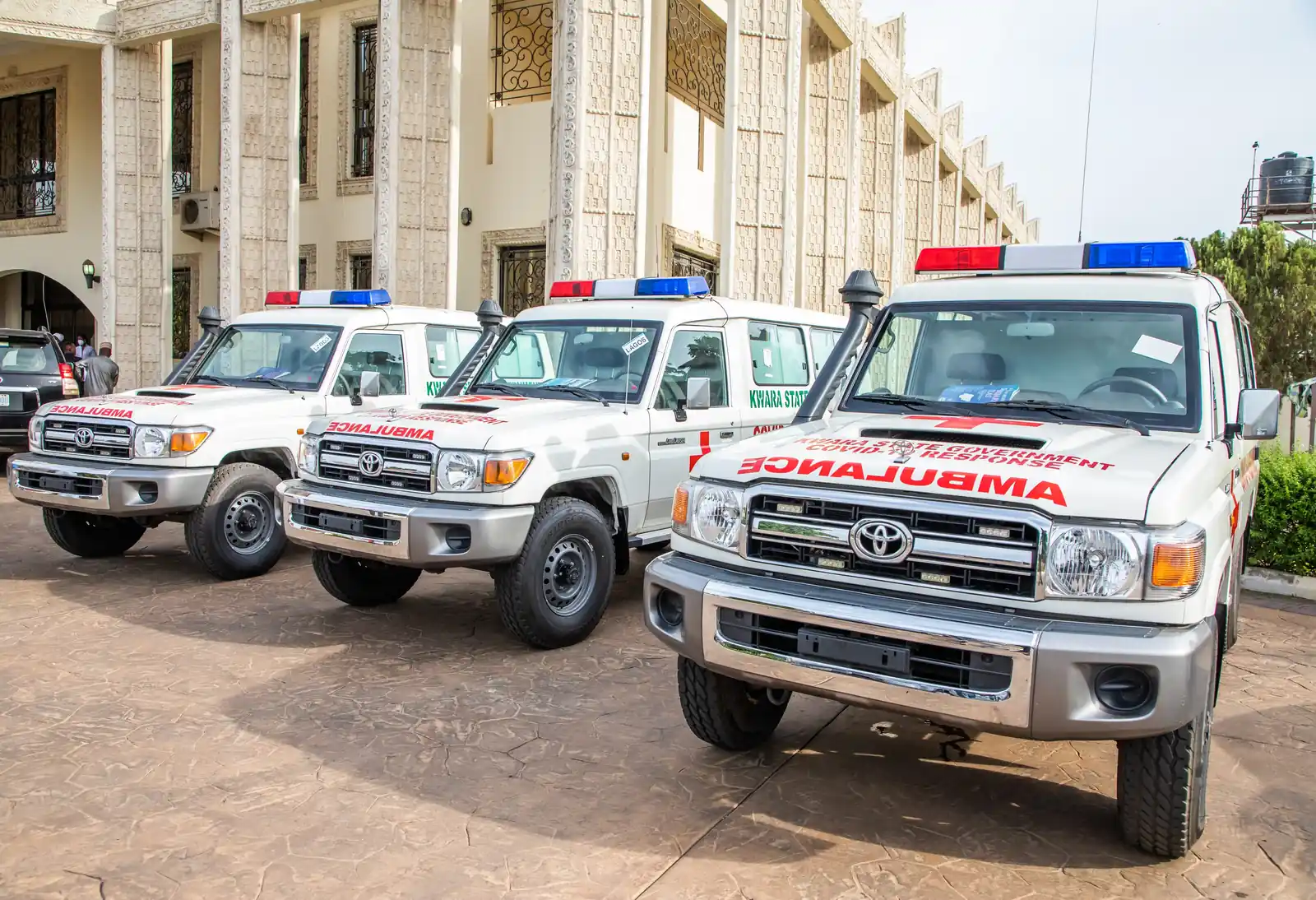 Response ambulances for the state health service